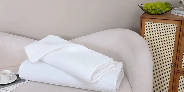 Elettrico in fibra di carbonio sotto coperta